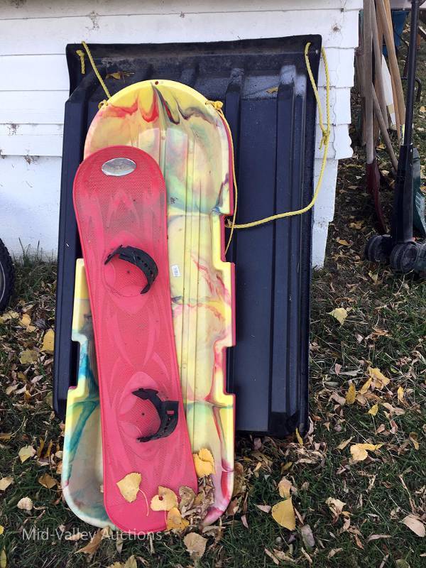 lot 74 image: Snow sleds