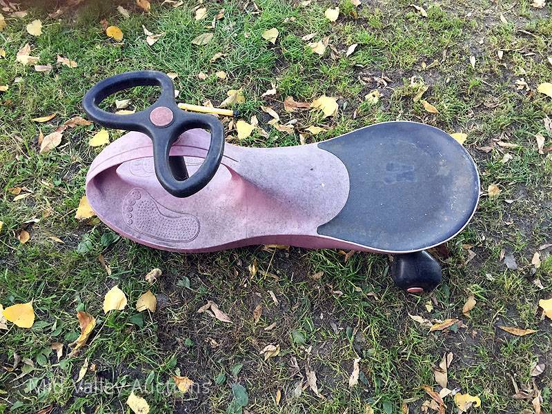 lot 75 image: Kids rider