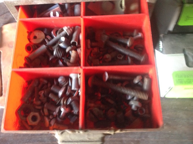 lot 302 image: Screws, Nails & Craftsman metal organizer