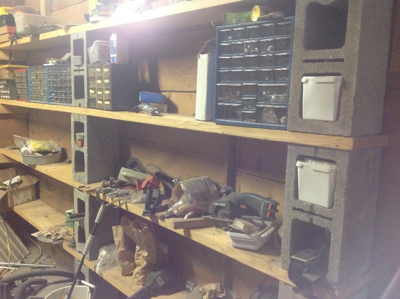 lot 307 image: Shelves & Contents (Big Lot)