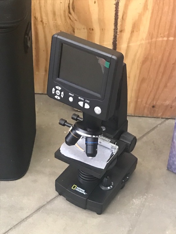 lot 6 image: Nnew Explorer 40-1600X LCD Microsco...
