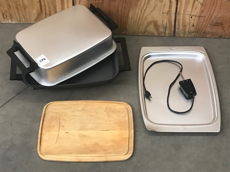 lot 8 image: 115Volt Roaster Pan With Lid & Wood...
