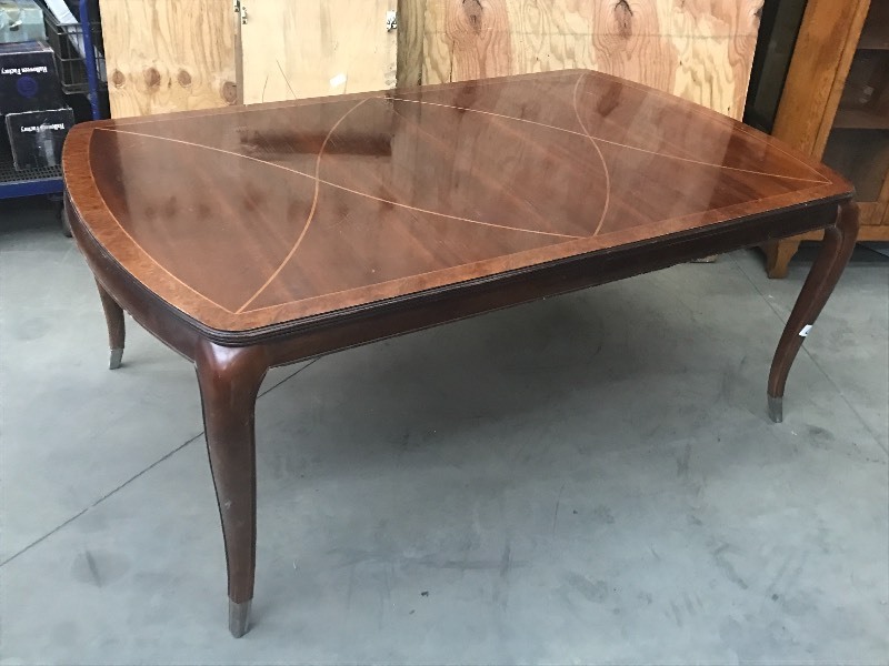 lot 17 image: Wooden Dining Table With (2) Leafs ...