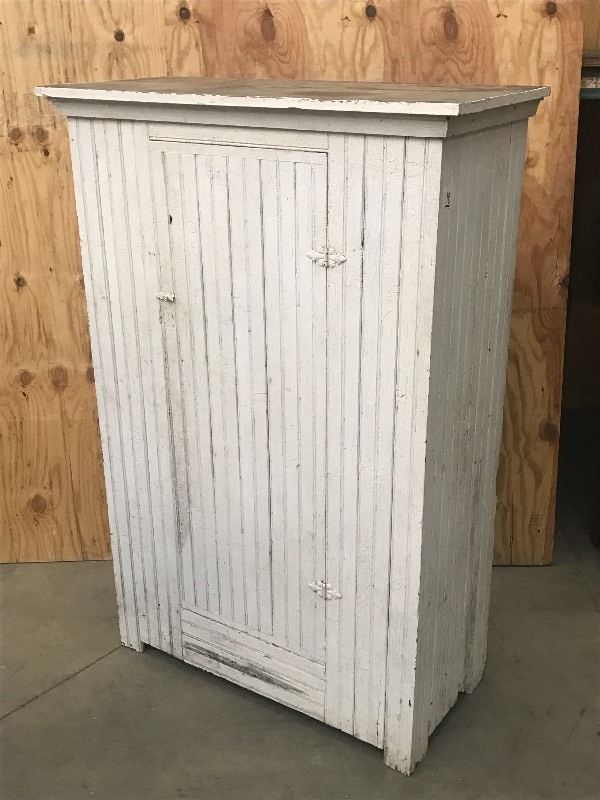 lot 18 image: 5ft Vintage Wooden Storage Chest ...