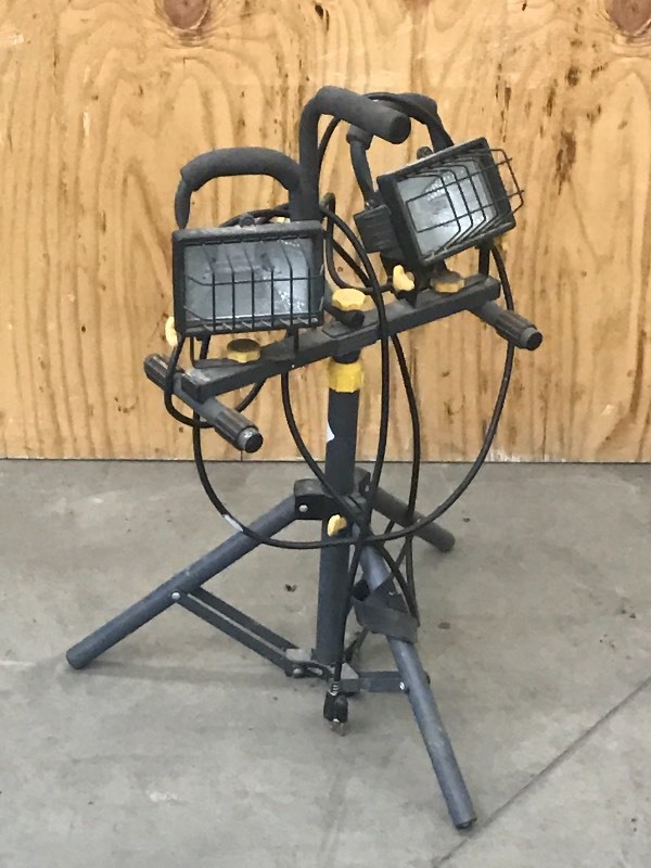 lot 40 image: Dual-Light Adjustable Halogen Work ...