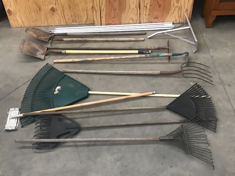 lot 45 image: Large Lot Of Assorted Hand Tools ...