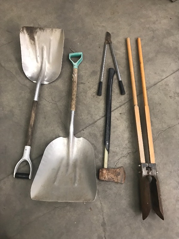 lot 46 image: Lot Of (2) Scoop Shovels, (1) Post...