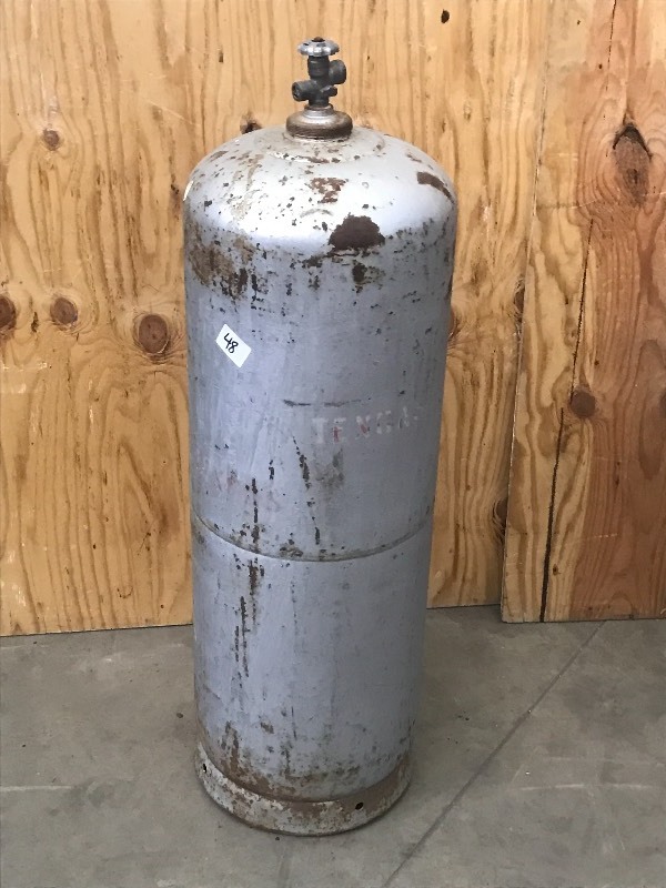 lot 48 image: 100# LP Tank ...