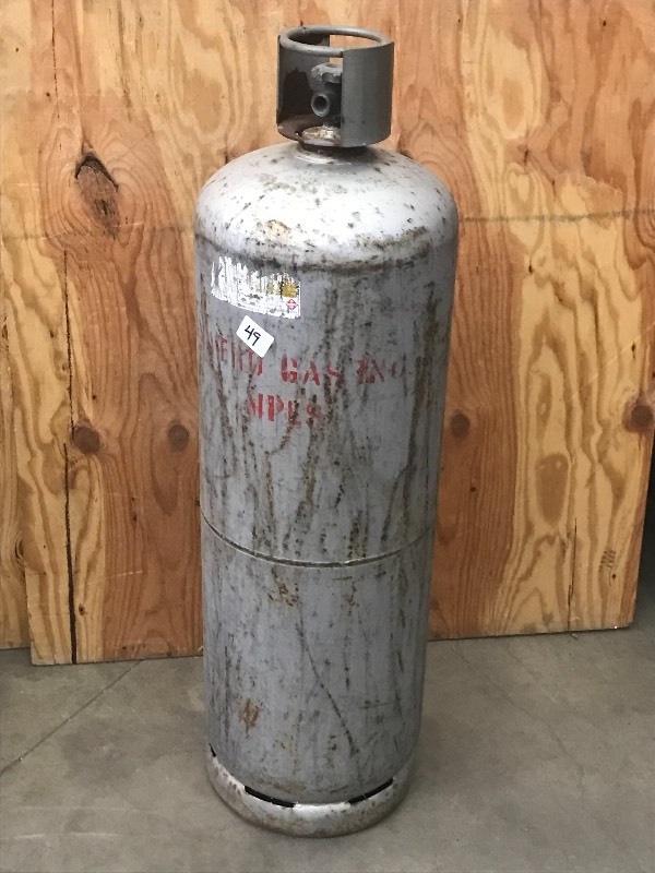 lot 49 image: 100# LP Tank ...