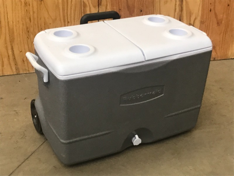 lot 63 image: Rubbermaid Rolling Camp Cooler, Gre...