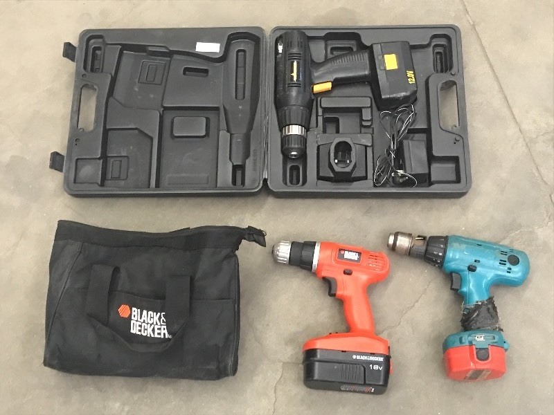 lot 113 image: Lot Of Wagner 12Volt Cordless Dril...