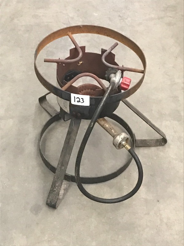 lot 123 image: LP-Gas Turkey Fryer Stand ...