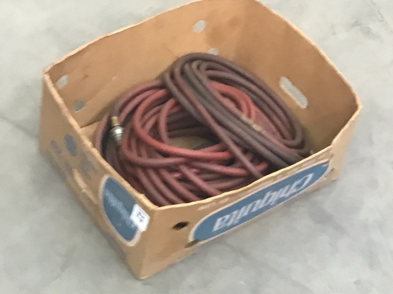 lot 127 image: Box Of Commercial 38 Air Hoses Wi...