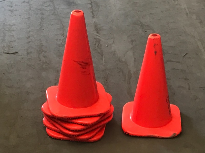 lot 138 image: Lot Of (7) 20 Safety Cones ...