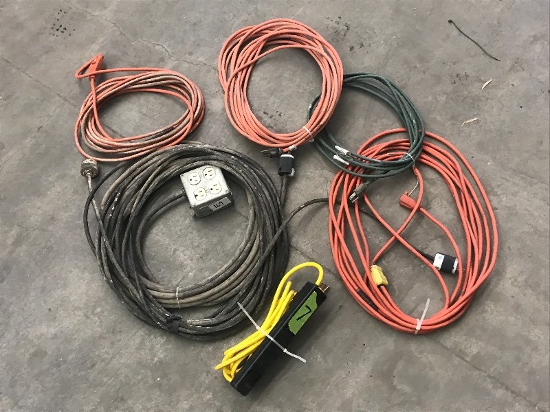 lot 169 image: Lot Of Assorted Electrical Cords ...