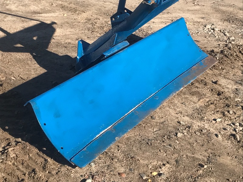 lot 3A image: 6ft Adjustable Pivot Three Point Ba...