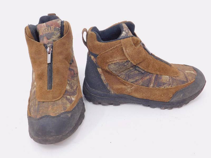 lot 15 image: Guide Gear Mens Silvercliff II Insulated Waterproof Boots Size 9 12 W