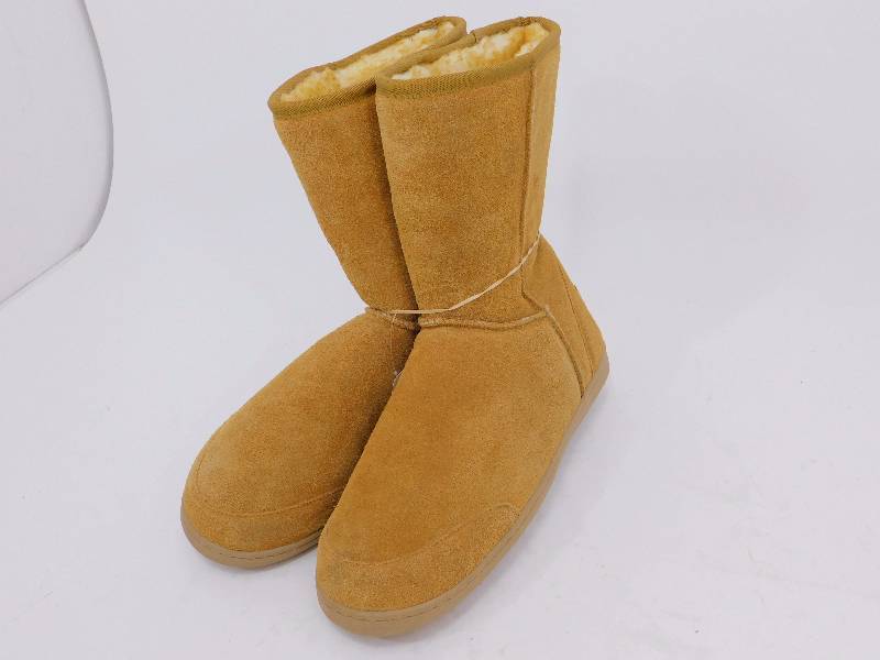 lot 37 image: Guide Gear Mens 10 Suede Boot Slippers Size 12