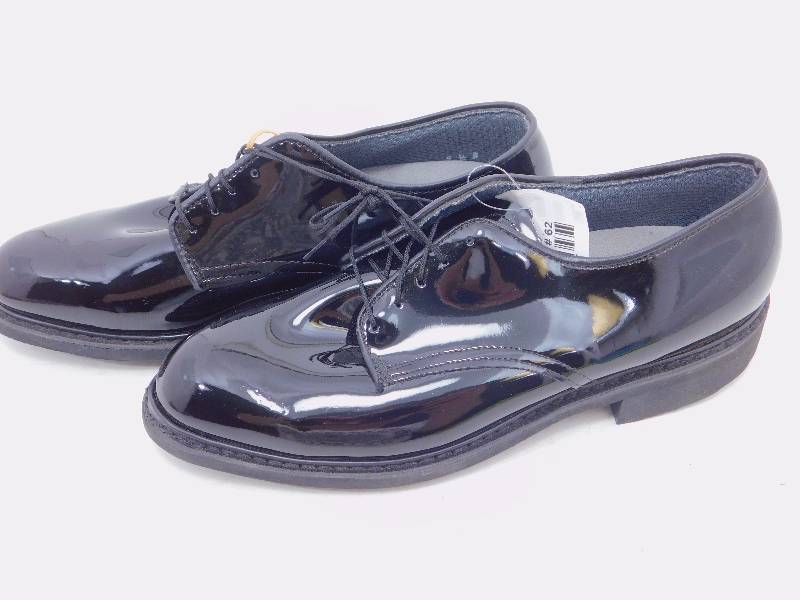 lot 38 image: U.S. Military Mens Corfam Glossy Uniform Dress Shoes Size 9 12
