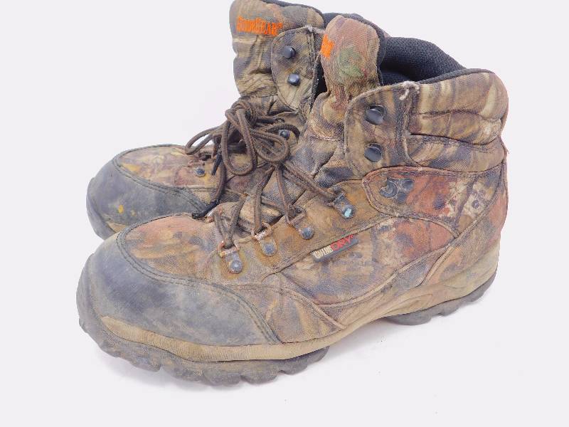 lot 42 image: Guide Gear Mens Guidelight II 6 Insulated Waterproof Hunting Boots