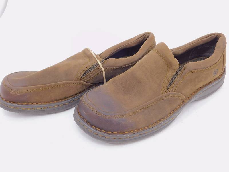 lot 43 image: Born size 11 12 M shoes