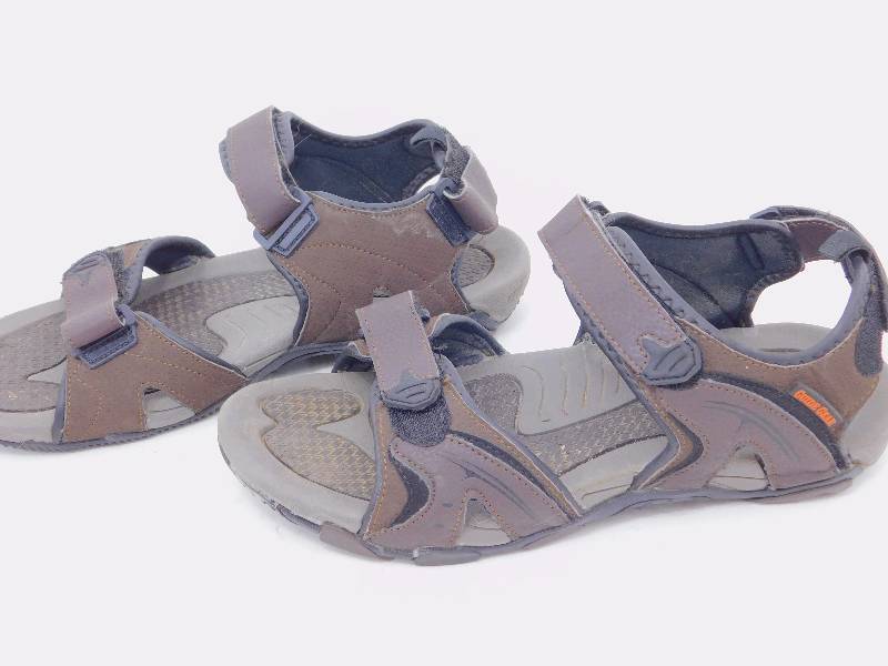 lot 47 image: Mens Guide Gear Lost Lake 3-strap Sandals, Brown