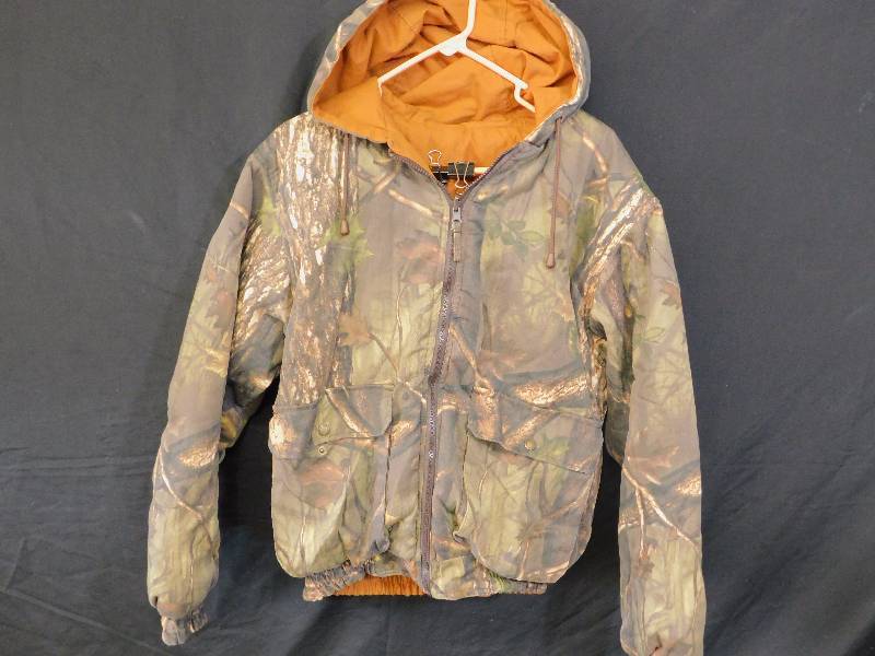 lot 63 image: Master sportsman Reversible Jacket Size M