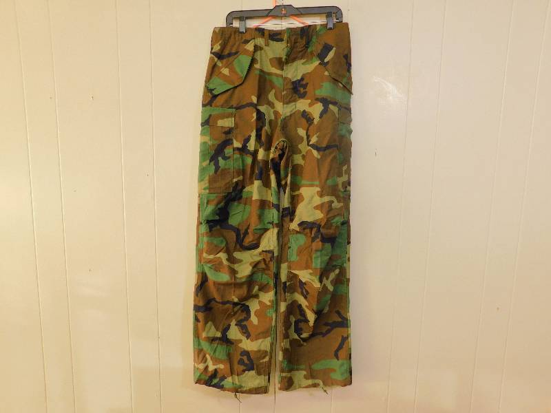lot 98 image: Size Small Long Mens Cold Weather Field Trousers