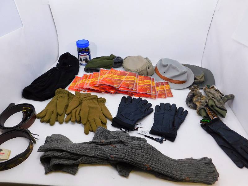 lot 108 image: Large Lot Of Winter Gear