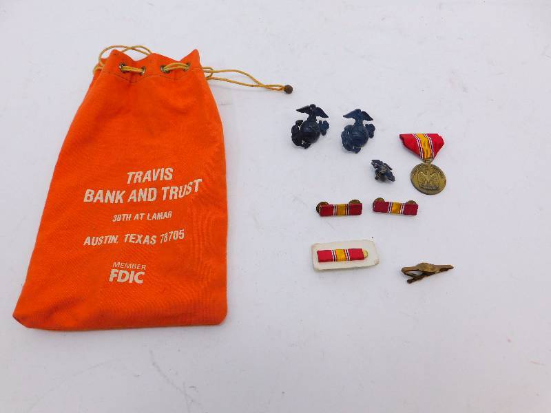 lot 116 image: Money Bag With Vintage Military Medals