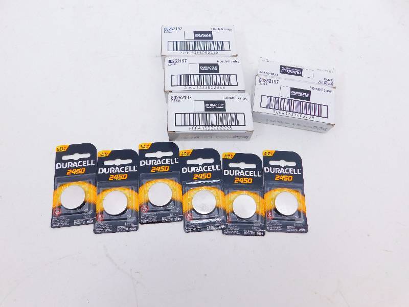 lot 117 image: (24) Duracell 2450 Batteries