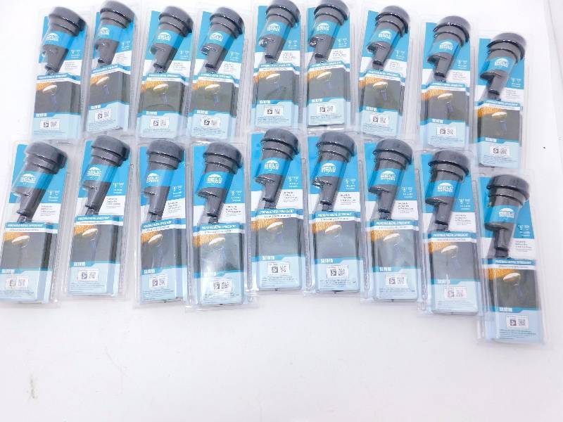lot 125 image: (18) Portable Spike Lights 75-150 Watt Par 38 Lamps