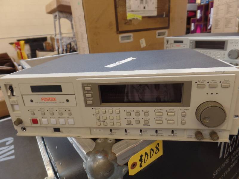 lot 31 image: DIGITAL MASTER RECORDER