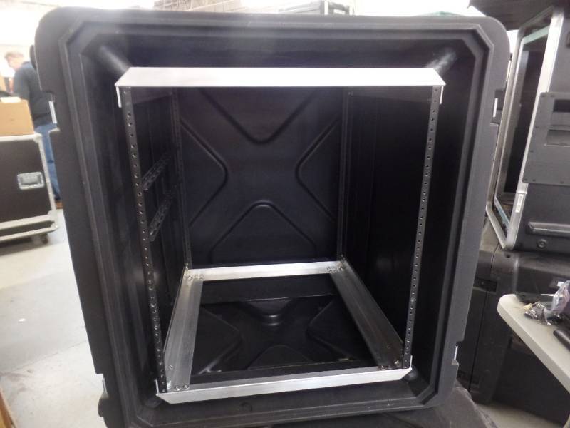 lot 35 image: SHOCK MOUNT RACK CASE