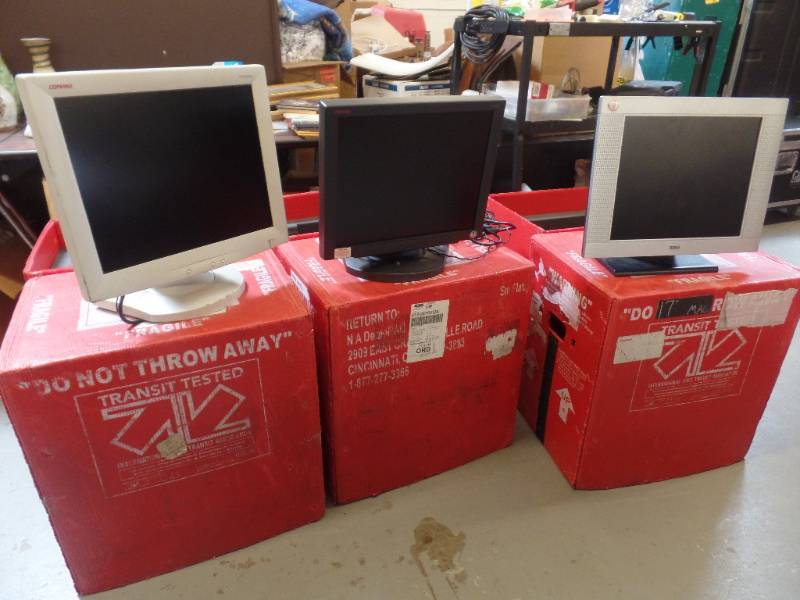 lot 60 image: 17 MONITORS WITH BENSON BOXES