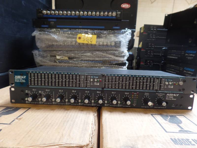 lot 74 image: MIXER AND GRAPHIC EQUALIZER