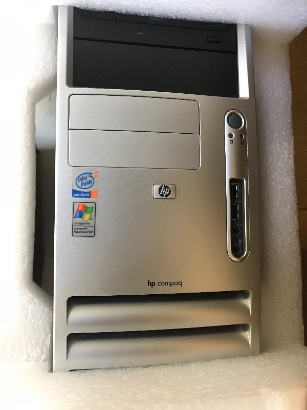 lot 100 image: HP COMPAQ COMPUTER