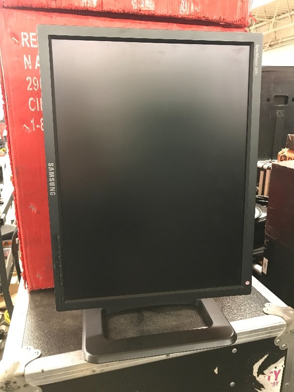 lot 122 image: SAMSUNG COMPUTER MONITOR
