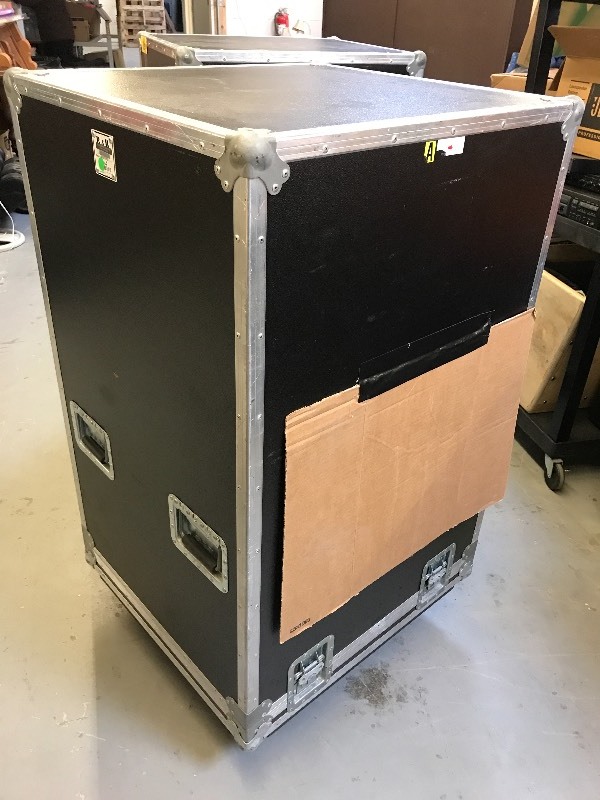 lot 126 image: R&R ROAD CASE WITH RACK MOUNT