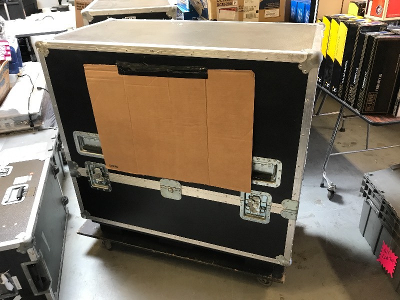 lot 146 image: R&R ROAD CASE