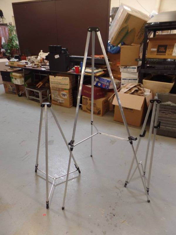 lot 151 image: QUARTET TELESCOPING EASELS