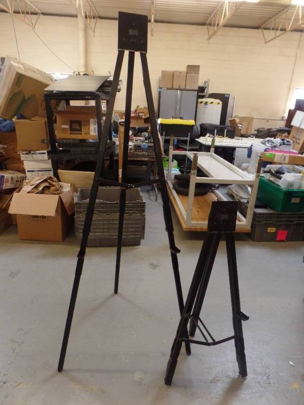 lot 150 image: DRAPER EASELS