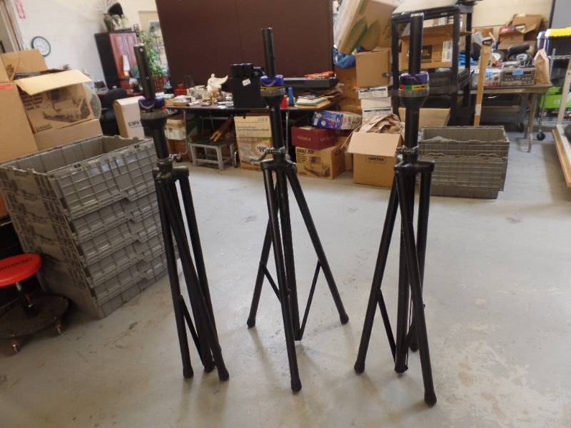 lot 152 image: ULTIMATE SUPPORT SPEAKER STANDS