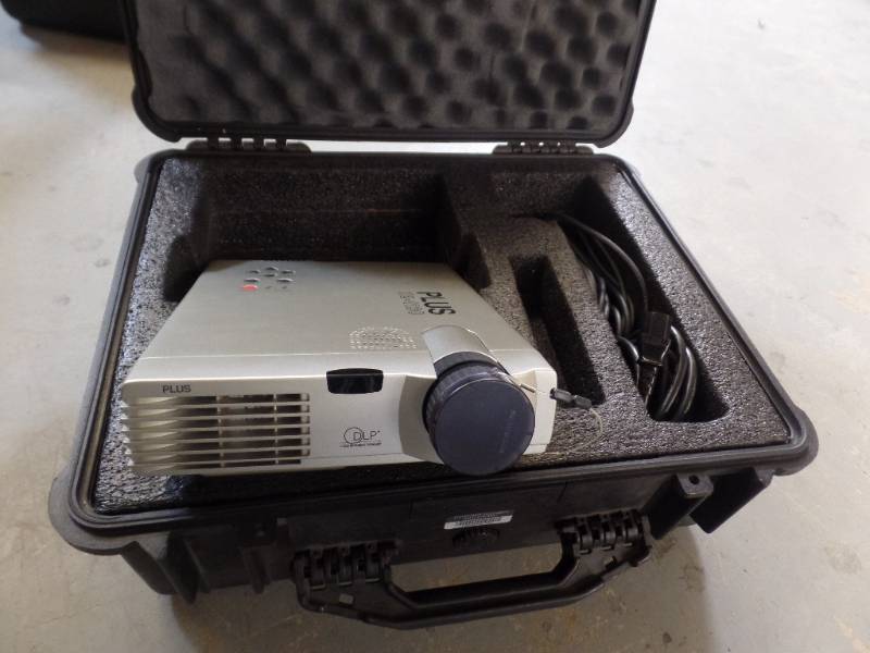 lot 163 image: DLP PROJECTOR