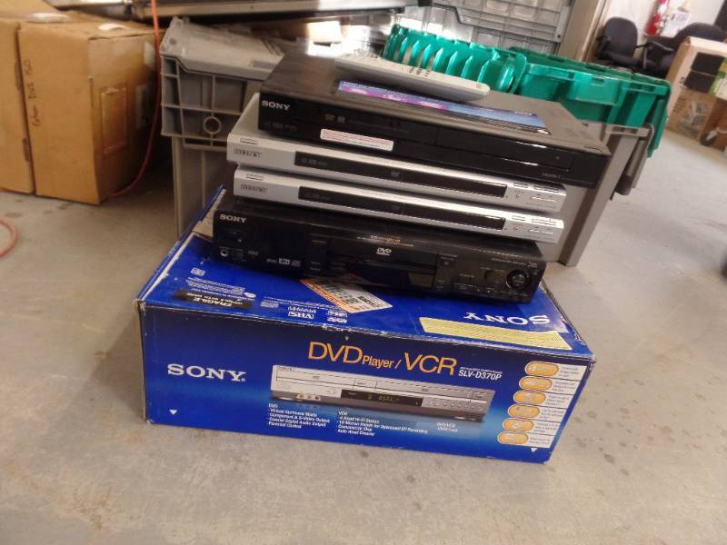 lot 167 image: DVD PLAYERS