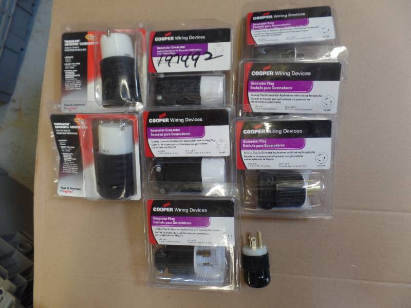 lot 194 image: PLUGS AND CONNECTORS