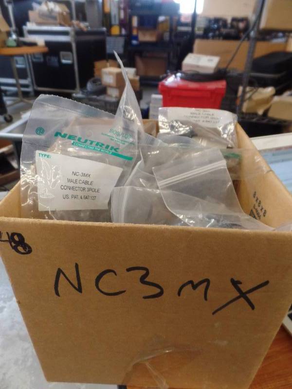 lot 204 image: BOX OF CABLE CONNECTORS