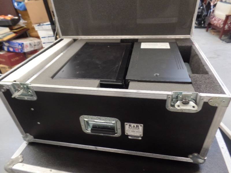 lot 220 image: COMPLETE PROFESSIONAL DVD SET UP WITH ROAD CASE