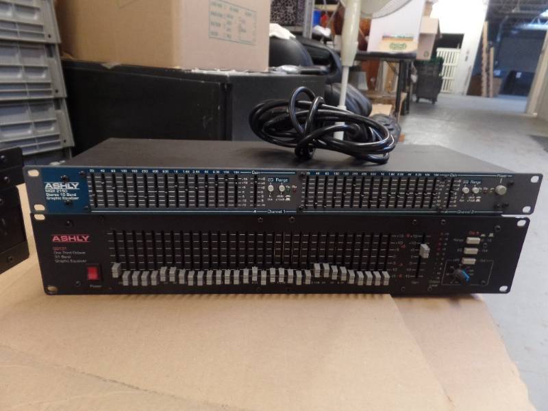 lot 226 image: GRAPHIC EQUALIZERS