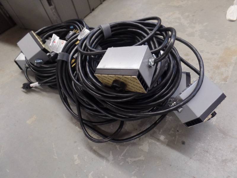 lot 238 image: POWER CORDS WITH RHEOSTATS